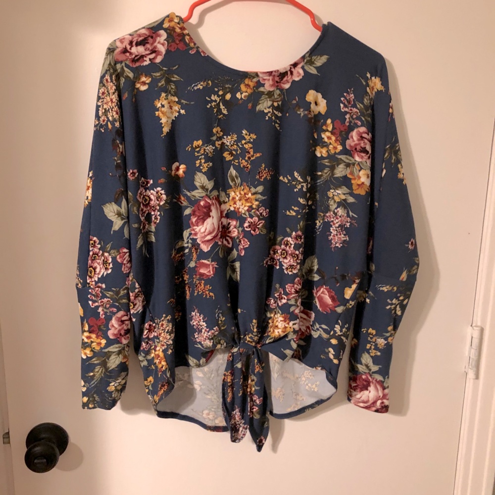 Front knot top! So soft! New with tags!